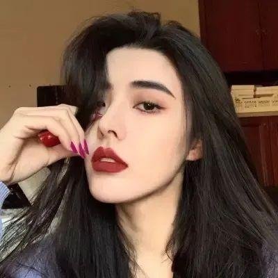 艳女新装
